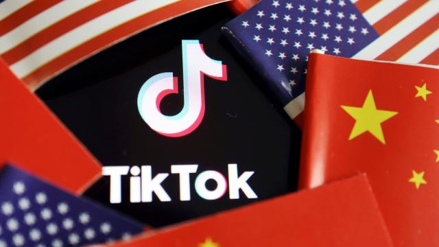 <b>Biden a promulgat legea care impune vânzarea TikTok către o companie americană; Ce se va întâmpla cu aplicația?</b>Se discută încă de acum câteva luni despre vânzarea TikTok spre un investitor american. SUA dorește acest lucru întrucât nu are încredere în ByteDance, compania aflată în spatele TikTok, acuzând-o că vinde datele utilizatorilor spre guvernul chinez