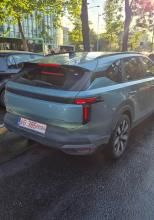 Dacia Striker la plimbare pe străzile din București, acum în fotografii fără camuflaj; E SUV sau doar un break pe tocuri?