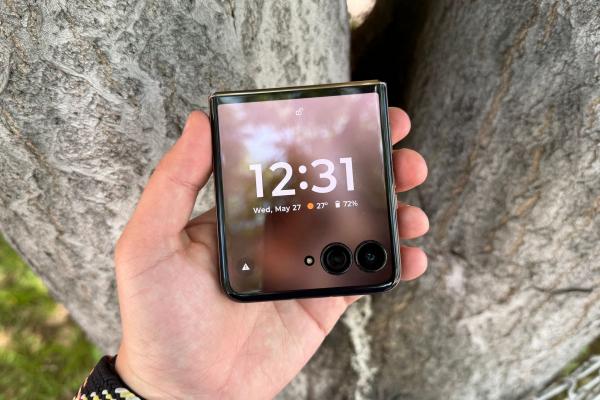 Motorola RAZR 70 Ultra: Camera de luat în vacanța din această vară, cea mai comodă captură selfie în format pliat