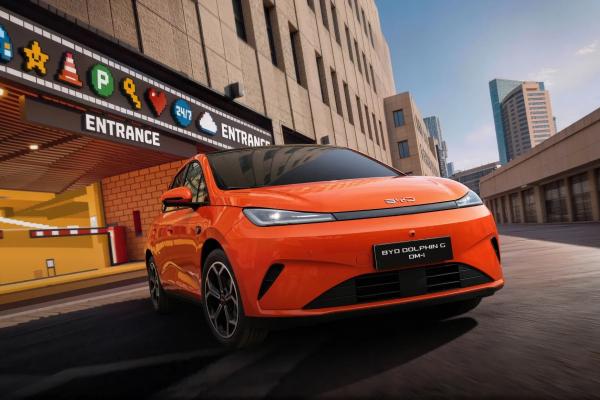 BYD Dolphin G DM-i debutează în România; Peste 1.000 km autonomie totală și un concurs național alături de Radio ZU