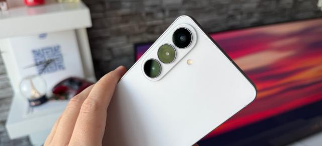 Samsung Galaxy S27 la prima apariție în online, varianta SM-S952 listată în baza de date IMEI