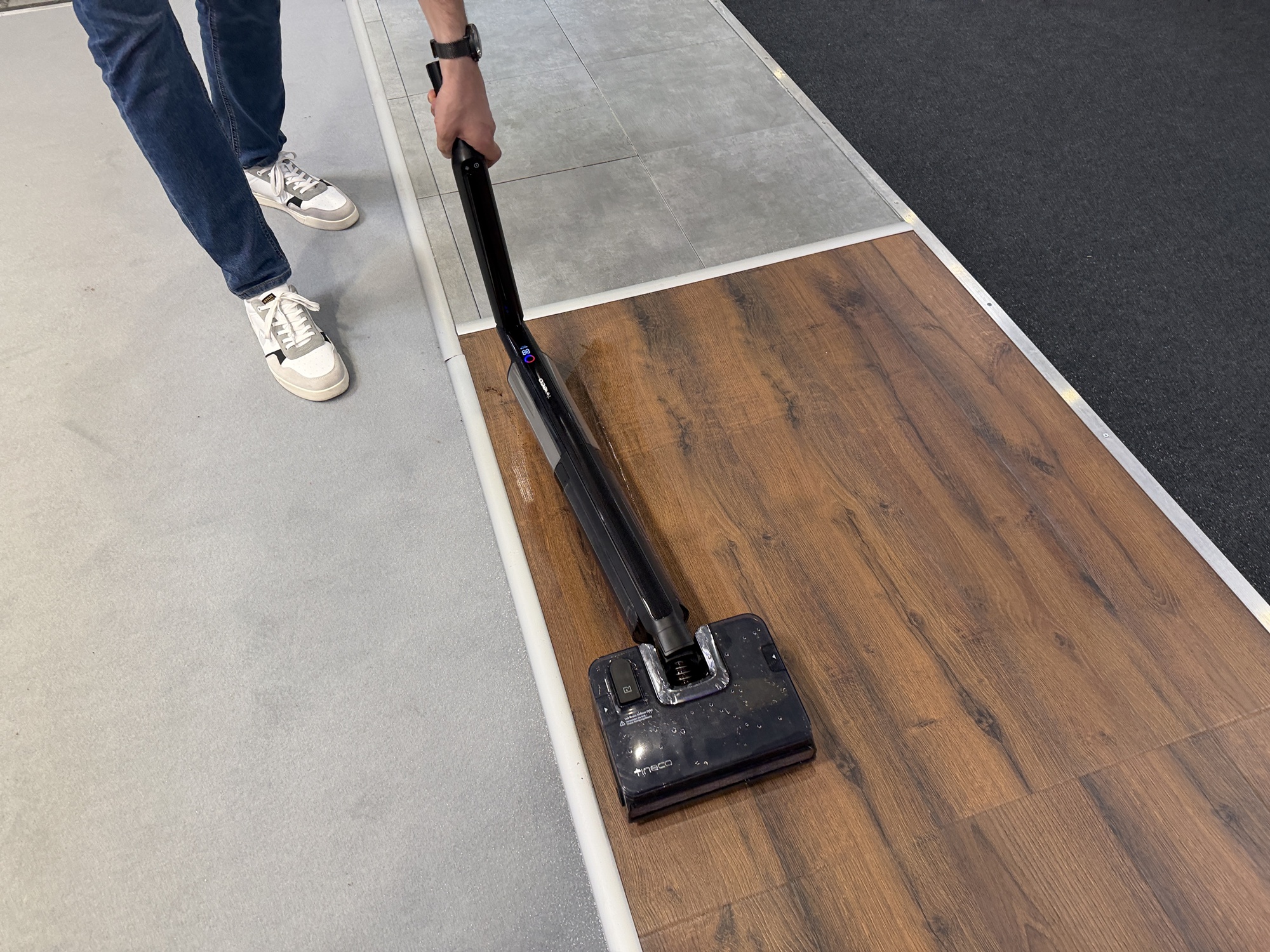 Târg Tech Expo - Aspiratoare Tineco (galerie)