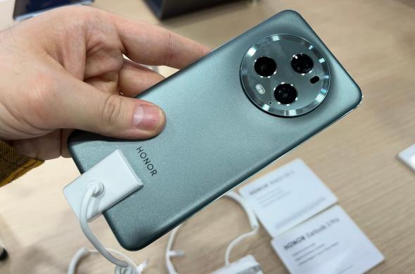 Honor Magic5 Pro - Fotografii hands-on MWC 2023: Honor-Magic5-Pro_013.jpg