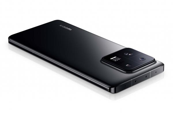 Xiaomi 13 Pro sosește global! Flagship cu cel mai nou Snapdragon, spate din ceramică și upgrade de baterie