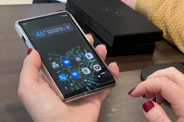 MWC 2023: Motorola Moto RIZR Concept - smartphone-ul rulabil al viitorului primește un video hands-on direct din Barcelona