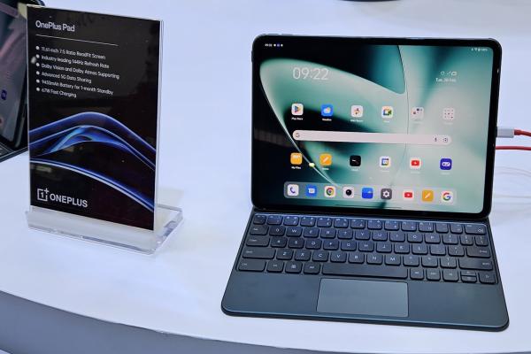 MWC 2023: OnePlus Pad Hands-on - Prima tabletă a companiei e aici, cu un design cu personalitate și hardware de top
