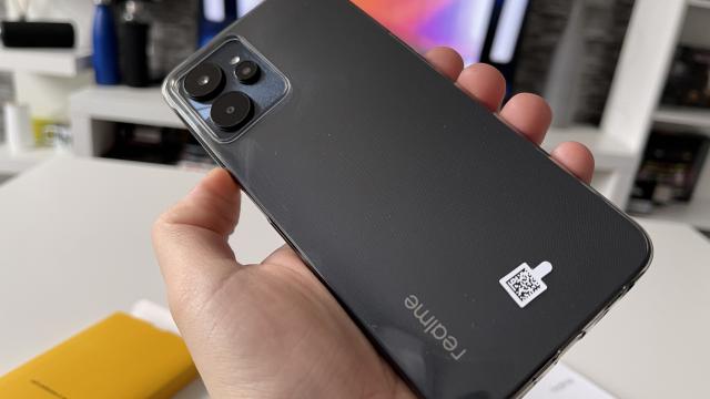 <b>realme 9i 5G: Acustica pe care istoria nu o va reţine, speakerul sună "spart"</b>Deoarece vorbim aici despre un telefon de sub 1000 de lei, era de aşteptat să primim doar un singur difuzor, unul mono jos. realme 9i 5G are fix aşa ceva, dar măcar păstrează jack-ul audio. Vine şi cu funcţionalitate Dual Mode Audio, permiţându-ţi să..