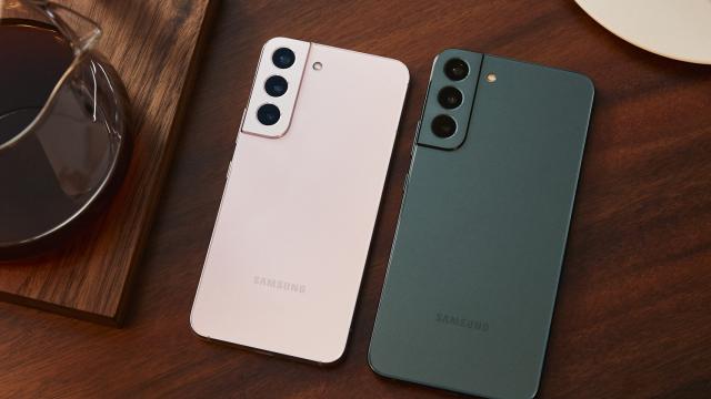 <b>Turul Magazinelor #1238: Cel mai ieftin Galaxy S22, huse Galaxy S23 Ultra, Atomic Heart lansat şi MacBook Pro 2023</b>Se întâmplă uneori să vedem un Tur al Magazinelor atât de înţesat de oferte, că nu ştim cu ce să începem. Suntem la episodul #1238, care include atât un joc proaspăt lansat, Atomic Heart, cât şi cel mai nou MacBook Pro şi cele mai ieftine modele