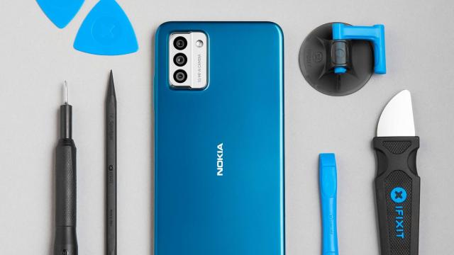 <b>MWC 2023: HMD Global anunță noi smartphone-uri de buget și un parteneriat cu iFixit pentru înlocuit bateria acasă; Ce oferă Nokia C22, C32 și G22?</b>Lansările de la MWC 2023 sunt în toi, iar primul producător care se grăbește cu anunțurile chiar înainte de startul târgului este HMD Global. Acesta a anunțat 3 noi telefoane de buget și un parteneriat cu iFixit prin care promovează înlocuirea 