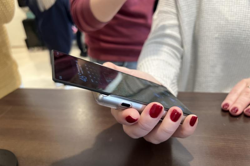 Concept Moto Rulabil - fotografii hands-on: Motorola-Moto-RIZR-Concept_026.jpg