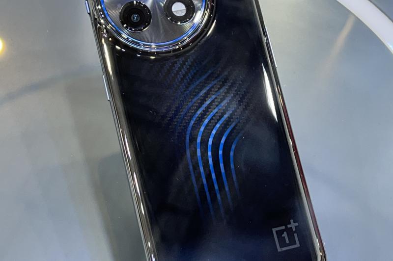 OnePlus 11 Concept - Fotografii hands-on MWC 2023: OnePlus-11-Concept_005.jpg