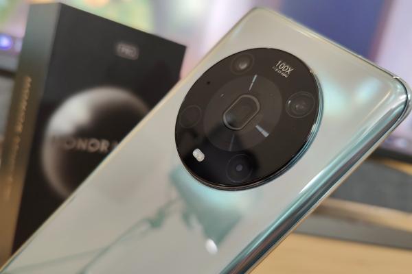 HONOR Magic4 Pro Unboxing: flagship cu certificare IMAX, încărcare wireless la 100W (Video)