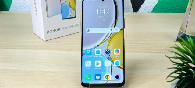 HONOR Magic4 Lite: Display imersiv, bun de privit filme dacă nu e soare puternic