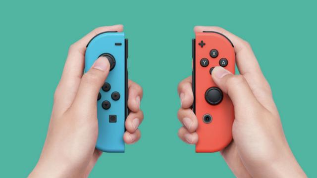 <b>iOS 16 extinde suportul pentru controllere de gaming, inclusiv Nintendo Joy-Con</b>Una dintre noutăţile aduse de iOS 16 la conferinţa WWDC 2022 de aseară are legătură cu gaming-ul. Se pare că iOS 16 va suporta şi alte controllere pe lângă cele suportate până acum de precedentele versiuni iOS. Avem şi alte noutăţi 