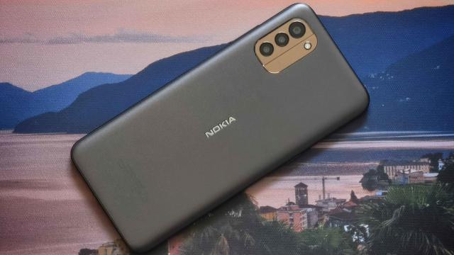 <b>Nokia G11 Plus este listat în GeekBench; Telefonul ar aduce 4 GB de RAM și un procesor Unisoc T606</b>În urmă cu câteva luni Nokia lansa smartphone-ul Nokia G11. Se pare că producătorul pregătește acum debutul variantei „Plus”. Și-a făcut apariția în baza de date GeekBench, așa că specificațiile sale sunt acum dezvăluite, iar lansarea pare că va avea