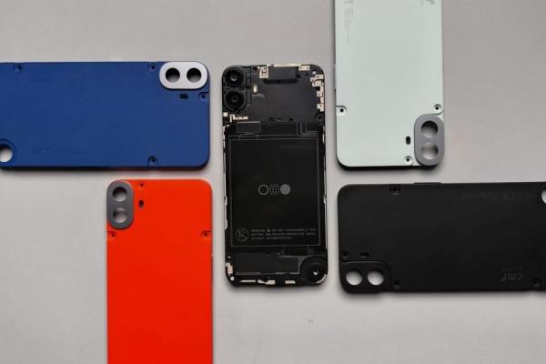 CMF Phone 1 de la Nothing a debutat și e altceva! Smartphone accesibil cu capac spate detașabil pentru extra personalizare + reparabilitate crescută
