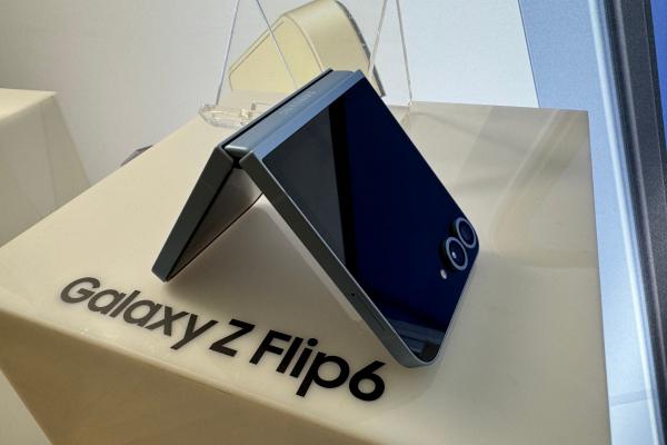 Samsung Galaxy Z Flip6 impresii: generează obiecte "din nimic", baterie mai mare, extra răcire pentru gameri