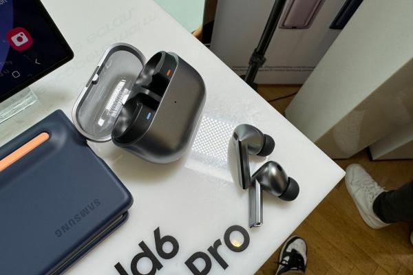 Samsung Galaxy Buds3 Pro - Fotografii hands-on