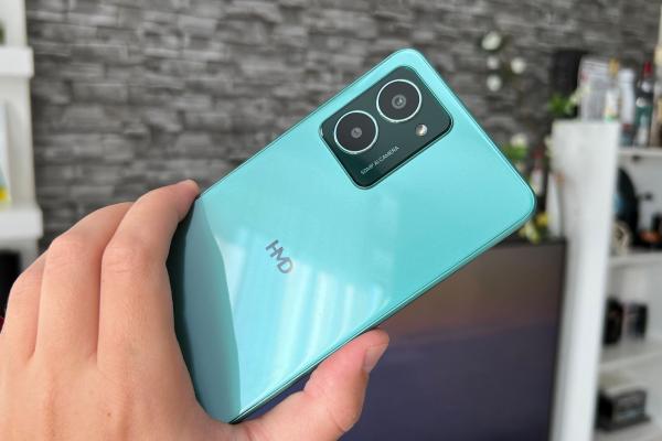 HMD Pulse Pro Unboxing: Smartphone-ul în culori pastel, cu spate din sticlă la 799 lei și care se repară acasă! 