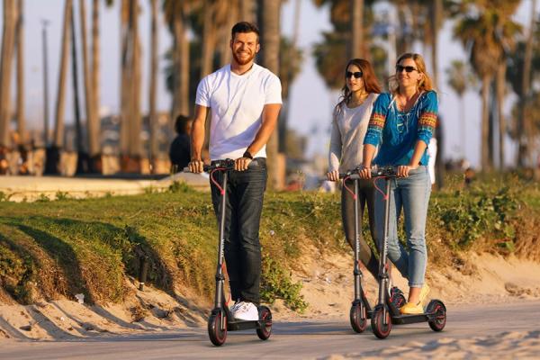 NovaMile KickScooter N20 Pro: trotineta electrică ideală pentru oraș, acum la preț special (doar 229 euro)