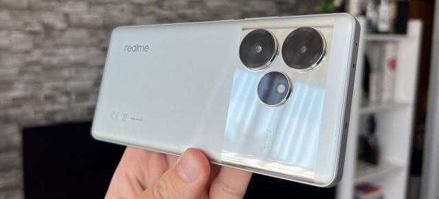 realme GT6 costă mai puţin în configurația superioară; Iată cum îl prinzi mai ieftin