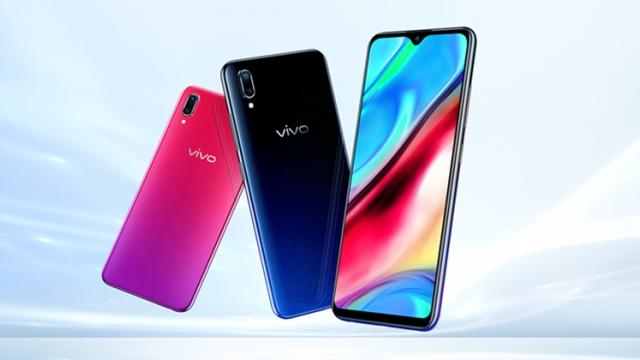 <b>Vivo Y93 debutează cu baterie de 4030 mAh și ecran generos de 6.2 inch la pachet</b>Din partea celor de la Vivo vine astăzi lansarea unui nou smartphone de buget, model numit Vivo Y93 care se remarcă prin diagonala generoasă și bateria pe măsură. Telefonul are o baterie de 4030 mAh sub capotă, iar display-ul ajunge