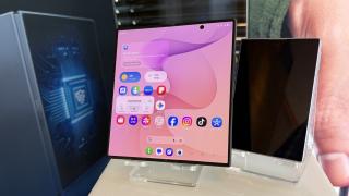 Samsung Galaxy Z Fold8 Ultra: Display ca la Fold7, cu o cută mai bine ascunsă