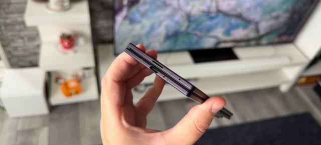 Samsung Galaxy Z Fold8 Ultra: Conectivitate la cel mai înalt nivel, Wi-Fi rapid, Bluetooth 6.0, UWB