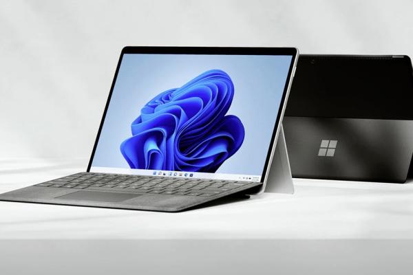 Microsoft Surface Pro 8 a sosit oficial: tabletă cu ecran de 120 Hz, CPU nou, Thunderbolt 4