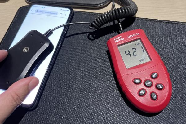 Luminozitate ecran Nubia Red Magic 6 Pro și display văzut la microscop