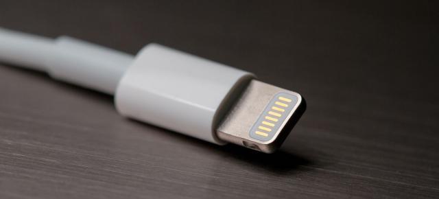 UE pune presiune pe Apple pentru a implementa porturi USB-C pe iPhone-uri; O nouă lege e în pregătire