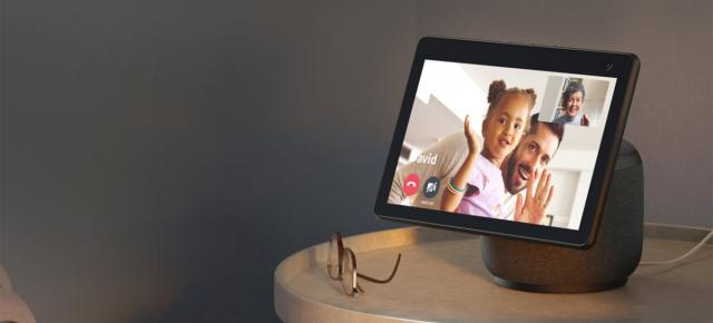 Amazon lucrează la o boxă Echo cu display de 15 inch; Pregătește și un soundbar, o tehnologie Echo Auto