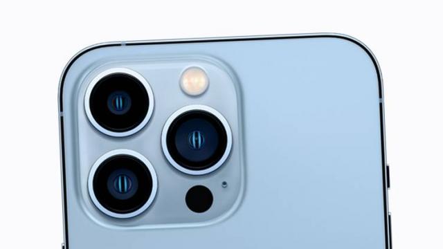 <b>Preț și disponibilitate Apple iPhone 13 Pro în România</b>Un alt terminal prezentat de către Apple în cadrul evenimentului organizat la mijloc de lună septembrie 2021 este iPhone 13 Pro, smartphone care vine cu upgrade-uri importante la nivel de cameră, display și performanță