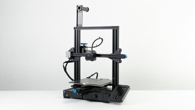 <b>Imprimanta 3D Creality Ender-3 V2 ajunge la un nou prag minim pe Cafago; Sub 900 de lei </b>Despre imprimanta 3D Creality Ender-3 V2 v-am mai vorbit aici în cadrul anumitor articole, un dispozitiv inedit și o operă tehnologică pentru cei pasionați de creație. Aceasta a fost mai mereu listată de către retailerii chinezi 