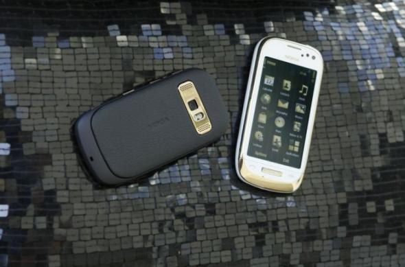 Nokia Oro: Symbian și aur de 18 carate, Într-un singur telefon (Video): 700__mg_0714.jpg