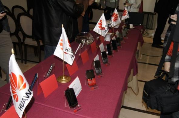Huawei prezintă planurile și gama de telefoane pentru 2012: telefoane_huawei_2.jpg