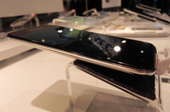 Lenovo S650 hands on preview: telefon midrange dual SIM cu textura metalica (Retro MWC 2014 - Video): dscn4763jpg.jpg