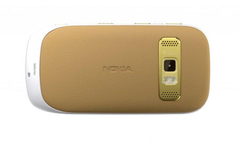 Nokia Oro: Symbian și aur de 18 carate, Într-un singur telefon (Video): 700_nokia_oro_white_5.jpg