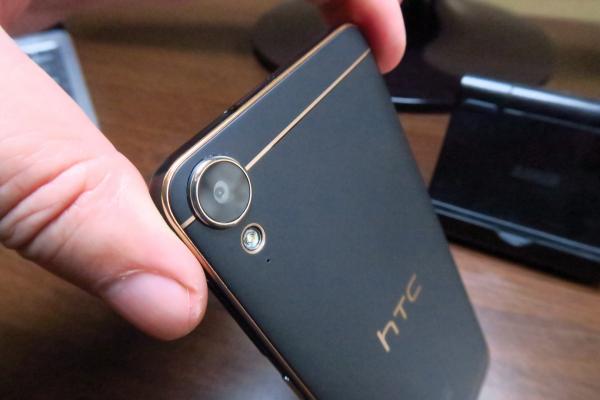 HTC Desire 10 Lifestyle: Design-ul e subiect de gusturi de această dată, dar calitatea construcţiei e bună