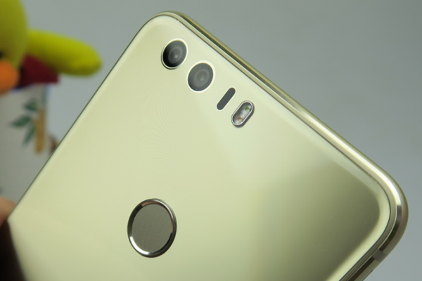 Huawei Honor 8 va primi actualizarea la Android 7.0 Nougat începând din 16 ianuarie