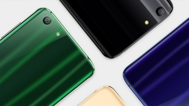 <b>Elephone S7 beneficiază de noi funcții prin camera foto se deschide într-o clipită; putem realiza și screenshot-uri într-un mod mult mai rapid</b>De obicei smartphone-urile cu prețuri decente și dotări high-end nu prea impresionează la capitolul design. Elephone S7 este totuși modelul ce face excepție de la această regulă, fiind un smartphone tare arătos ce pe deasupra aduce și un display cu 