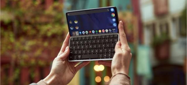 Astro Slide 5G Transformer este un telefon cu tastatură QWERTY glisantă şi 5G; Ne aminteşte de Nokia Communicator