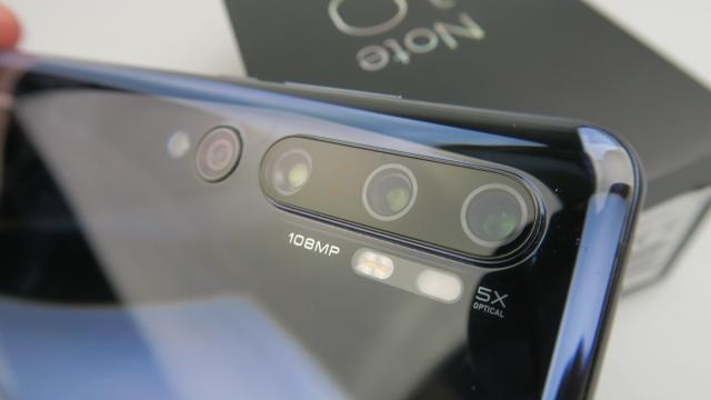 <b>Xiaomi Mi Note 10: Cameră non periscopică foarte capabilă la zoom, dar cu artificii şi fără recorduri</b>Am testat Xiaomi Mi Note 10 la final de 2019, dar abia acum am apucat să centralizăm toate mostrele foto şi video şi toate testele sale. Rămâne singurul telefon cu camera de 108 megapixeli în magazine şi în acest moment, cu 2-3 zile până să vină şi S20,,