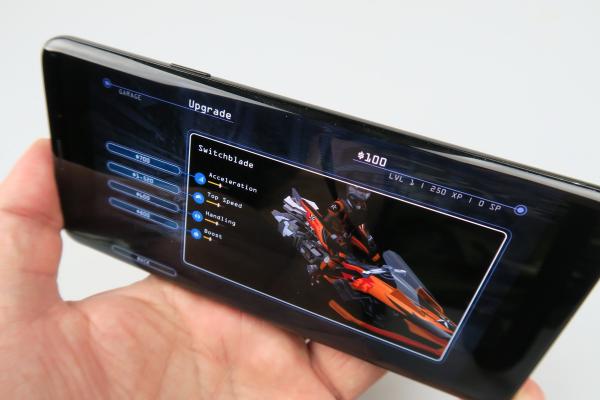 Samsung Galaxy S9+: Multimedia plăcută urechilor, modestă conform decibelmetrului