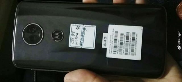 Un prototip de Motorola Moto E5 Plus apare în fotografii reale pe web; Se trece la aspectul 18:9 și aici