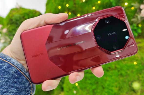 Huawei Mate 60 RS Ultimate Edition - Fotografii hands-on: HUAWEI Mate 60 RS Ultimate Design 046.jpg