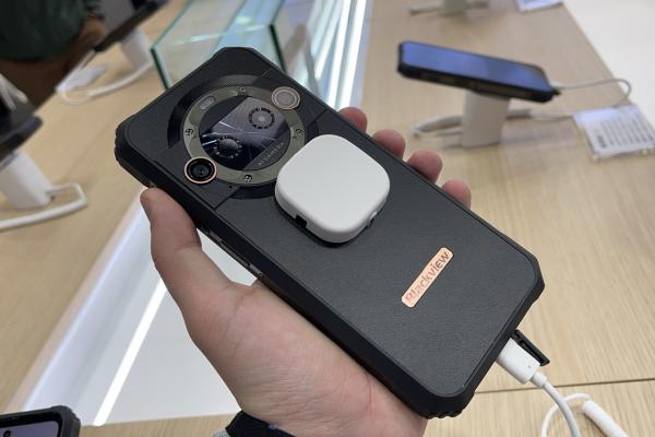 MWC 2024: Blackview BL9000 Pro video hands-on - Telefon cu ecran dual şi 5G, corp robust, produs inedit găsit în Barcelona