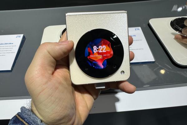 Nubia Flip - Foto MWC 2024