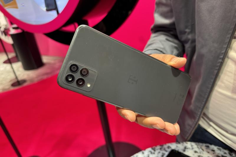 Telekom - Telefonul cu AI (MWC 2024): Photo 26.02.2024, 10 32 37.jpg