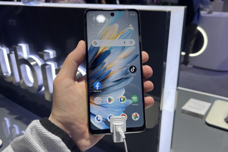 ZTE Nubia Music - Fotografii hands-on (MWC 2024): IMG_9035.jpg